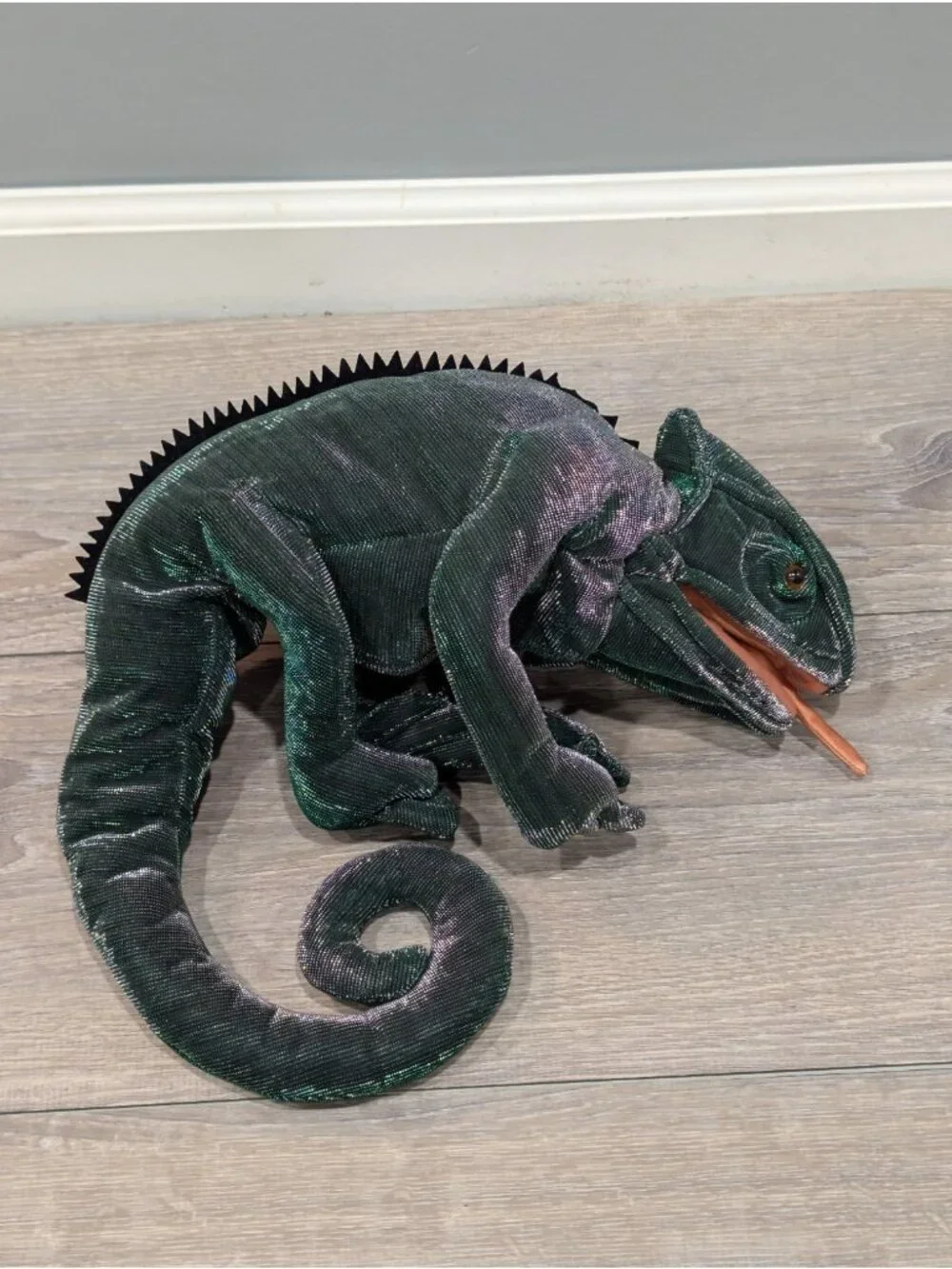 Plush Folkmanis Chameleon Hand Puppet Green Metallic Lizard Reptile 18
